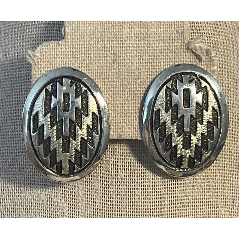 Native American Artist Made T Jackson sterling silver earrings clip-on. Vintage.